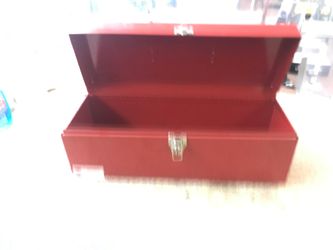 Metal tool box 19”