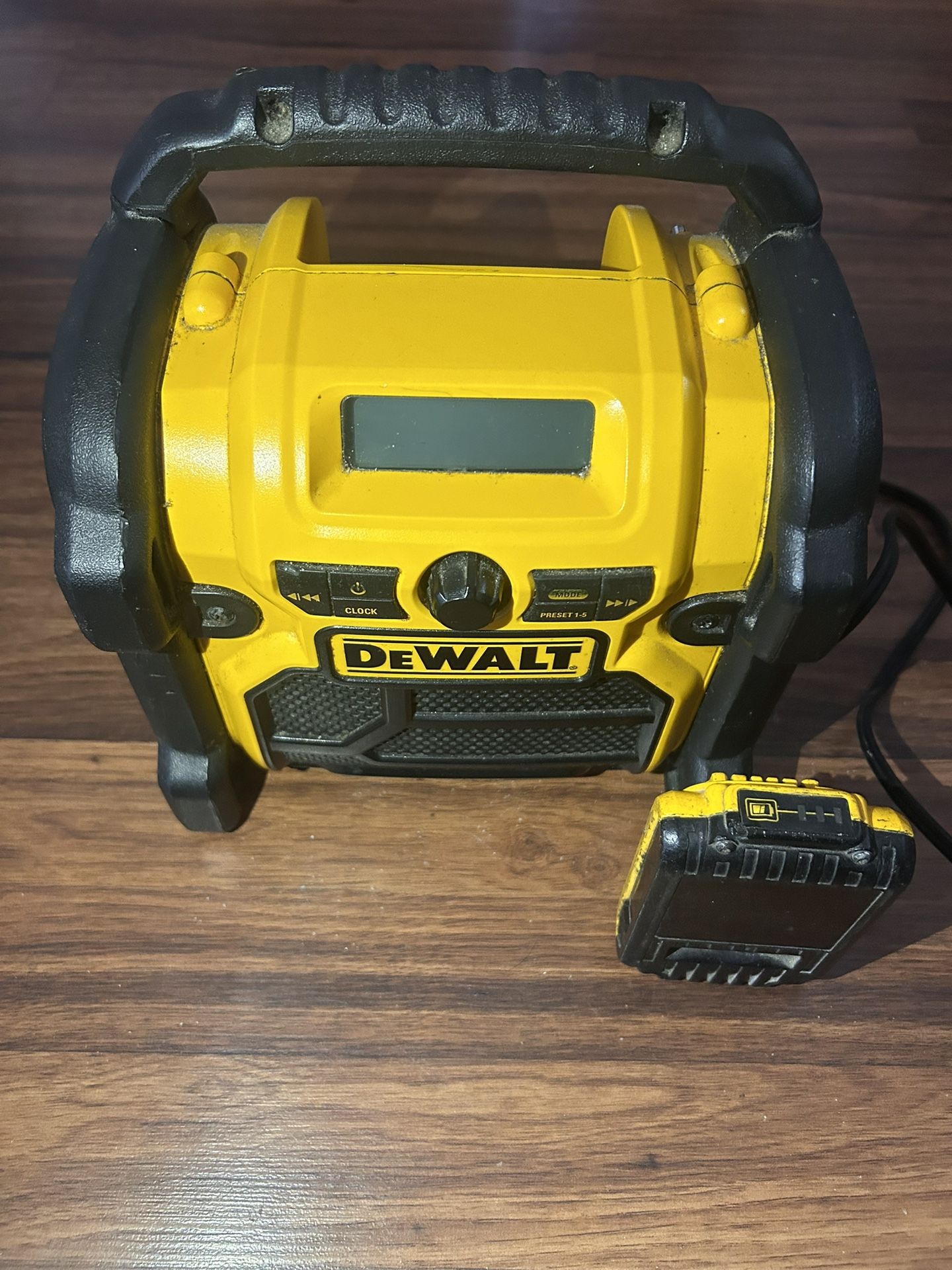 Dewalt Radio Speaker 20V/18V. 110V