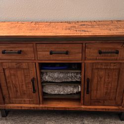 Cabinet / TV Stand
