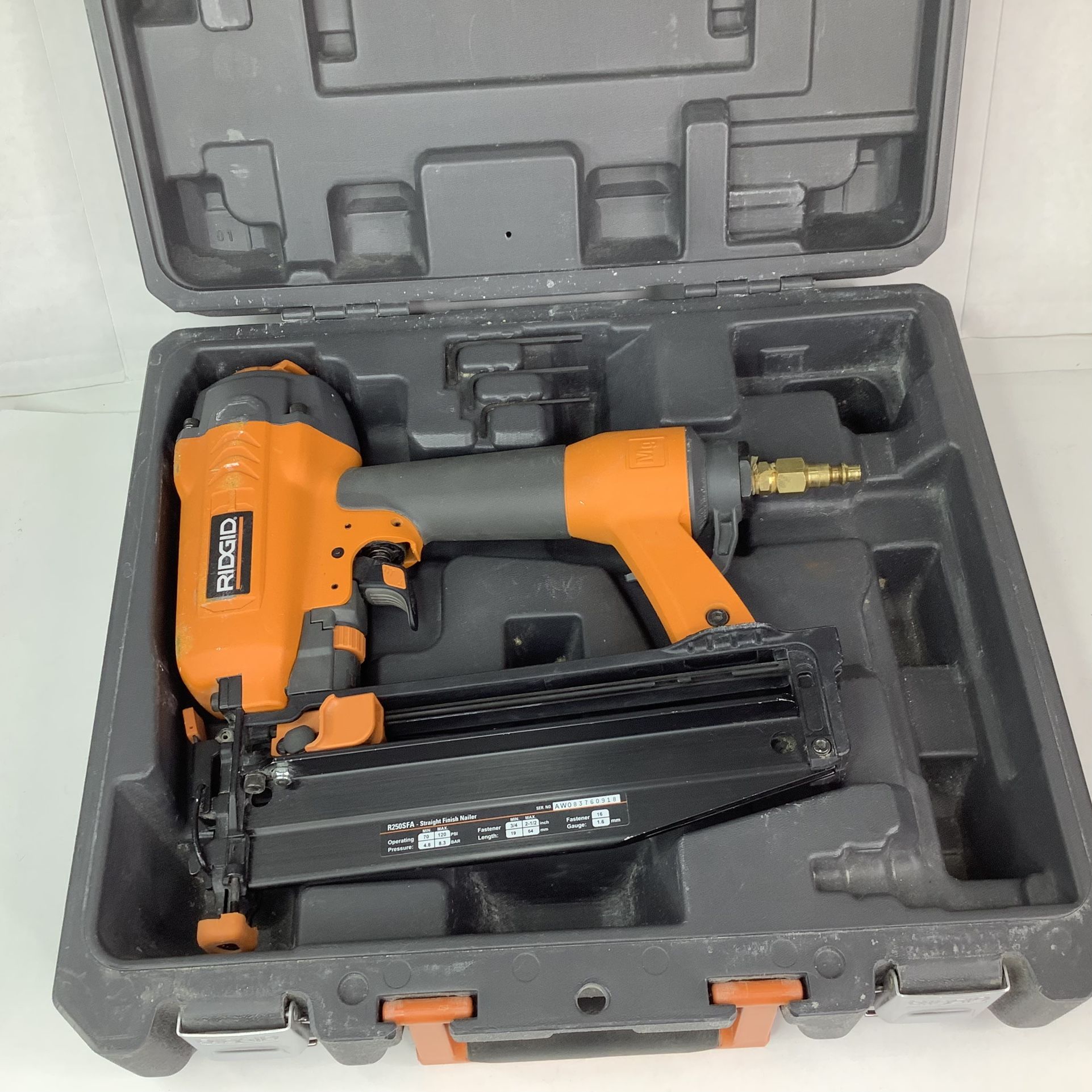Ridgid 2-1/2” Pneuamatic Straight Nailer