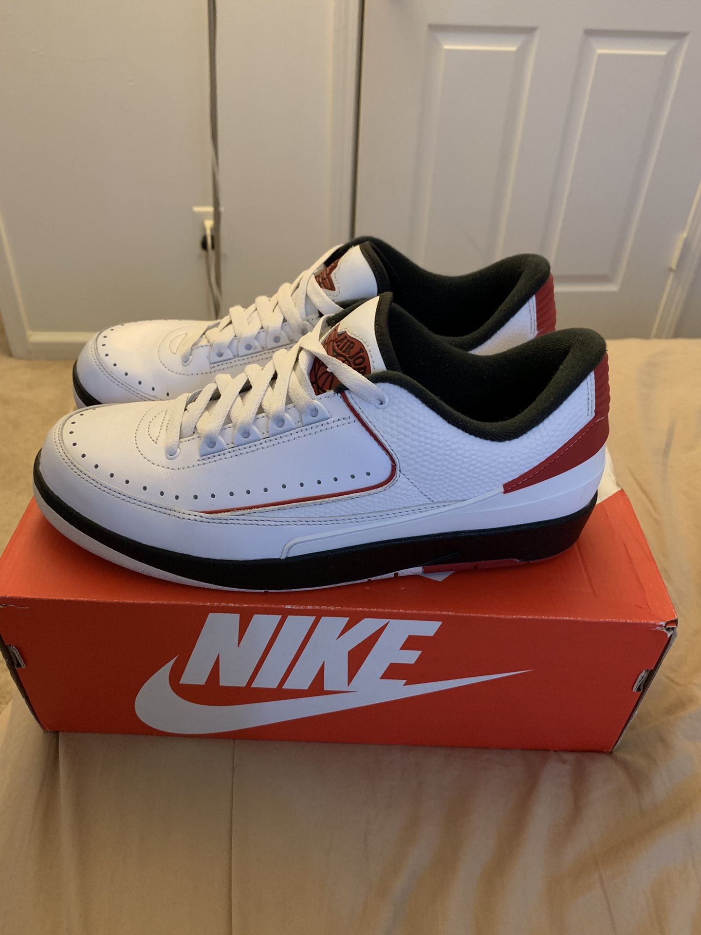 “AIR JORDANS 2” SIZE 10 1/2” “GREAT CONDITION”