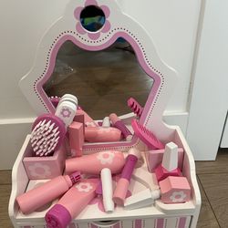 Melissa & Doug  Beauty Salon Play Set