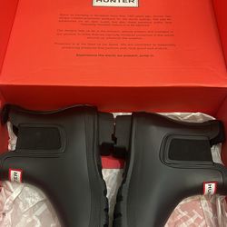 HUNTER Women's Original Chelsea Pull On Waterproof Rain Boots Black