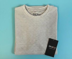 GALAXY BY HARVIC, GRAY LONG SLEEVE WAFFLE SHIRT, SIZE S.
COMFORTABLE AND VERSATILE.