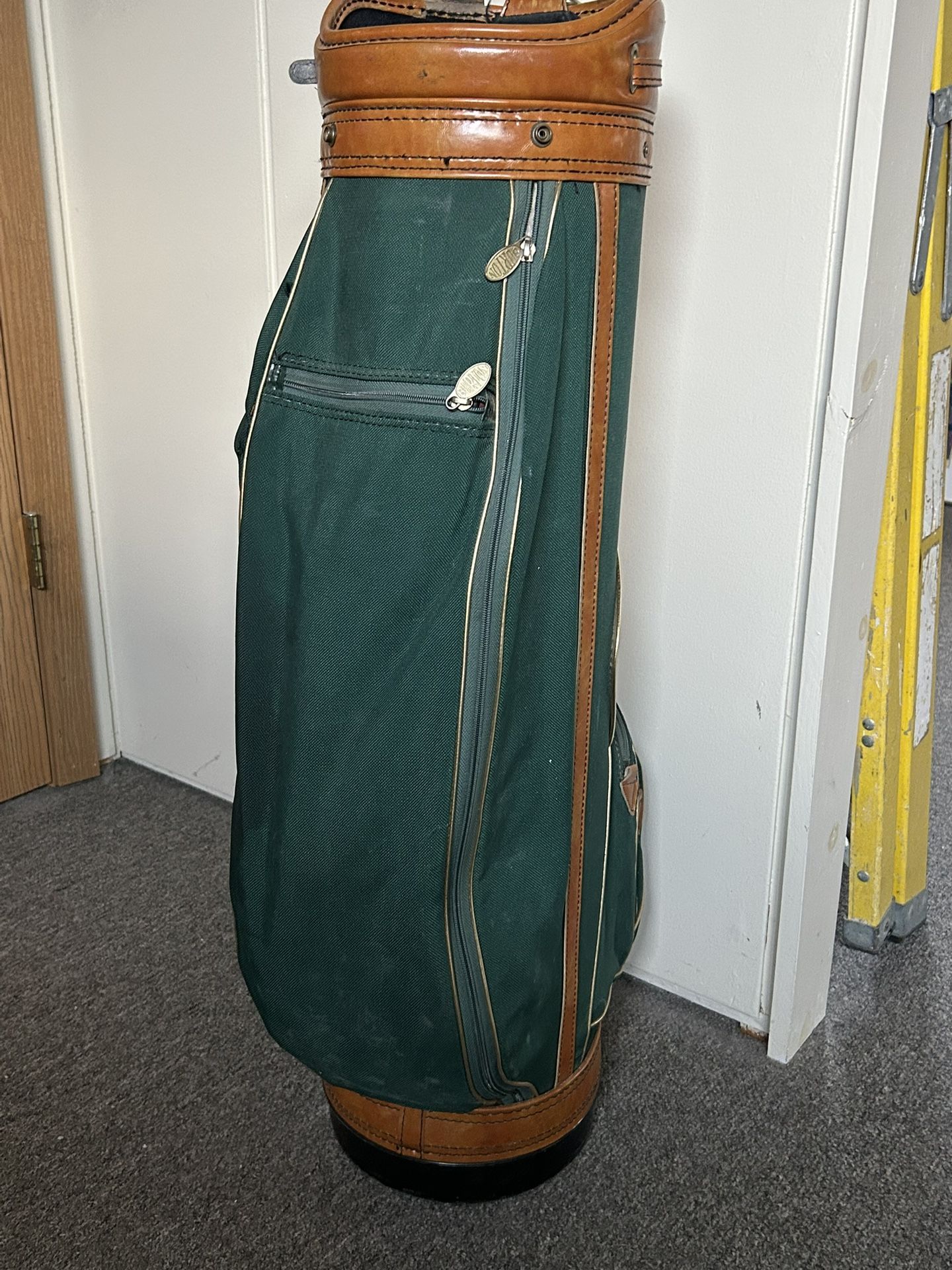 Burton Vintage Golf Bag