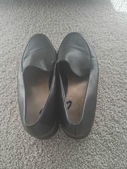 Softstraps Black Leather Slip-On Loafers