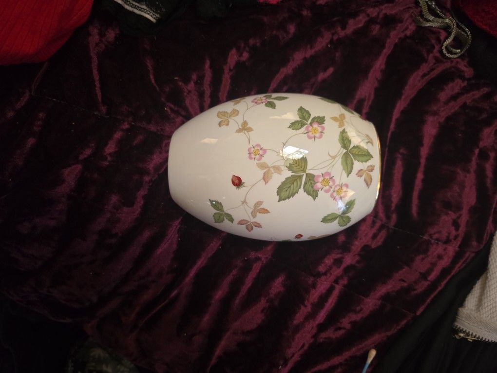 Edgewood Bone China Wild Strawberry 