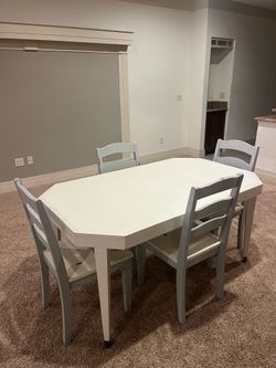 DINING ROOM TABLE AND CHAIRS SET