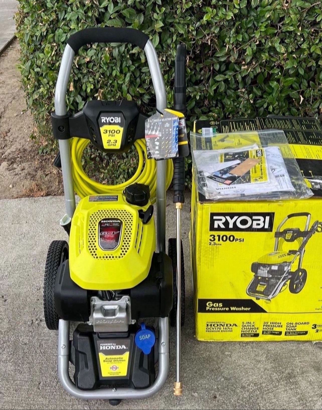 RYOBI 3100 PSI 2.3 GPM Cold Water Gas Pressure Washer Honda