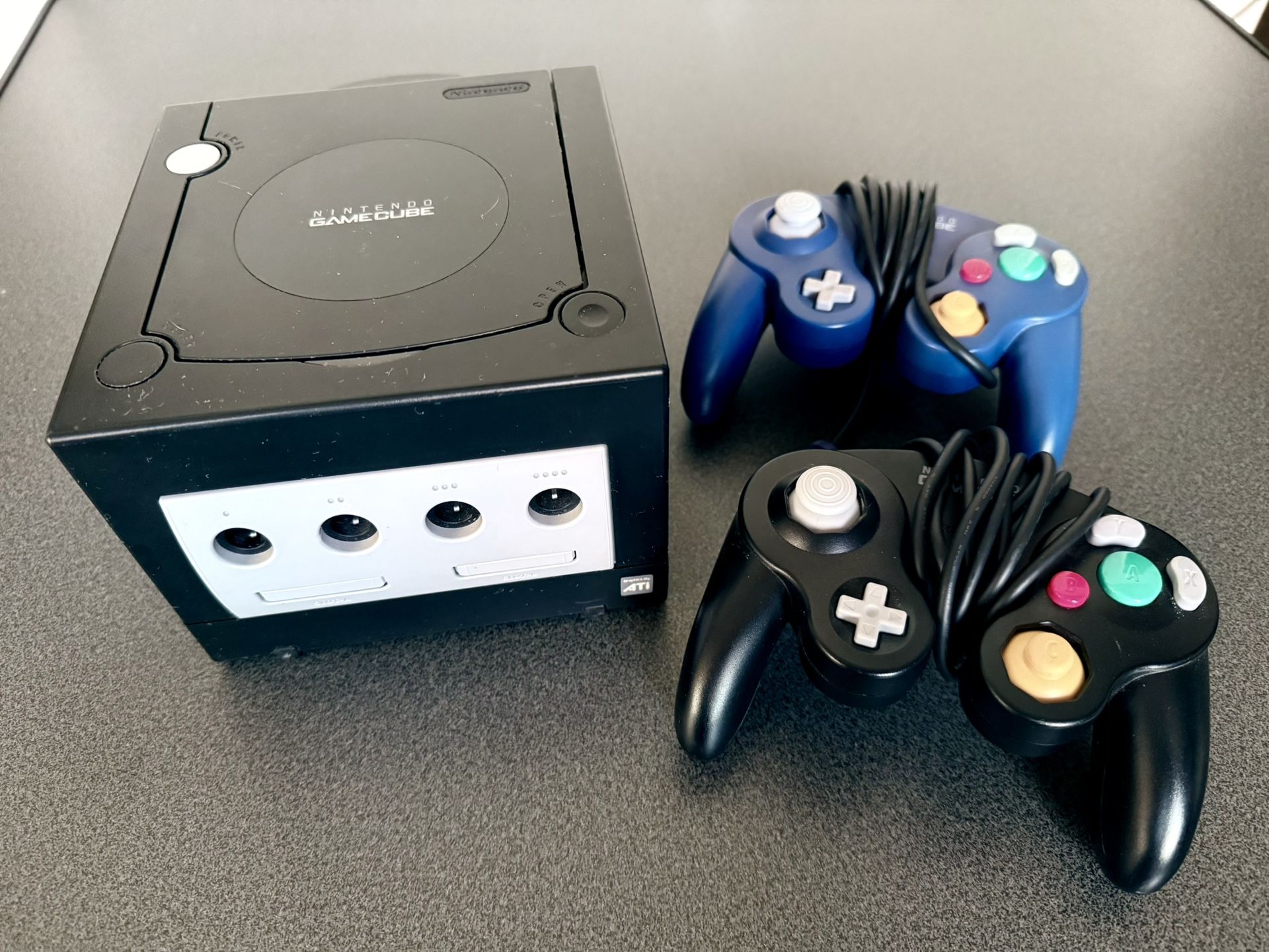 Nintendo GameCube Console & 2 Controllers
