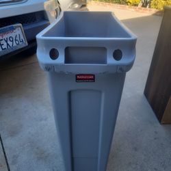 Rubbermaid Trash Cans