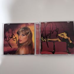 Signed Taylor Swift CDs