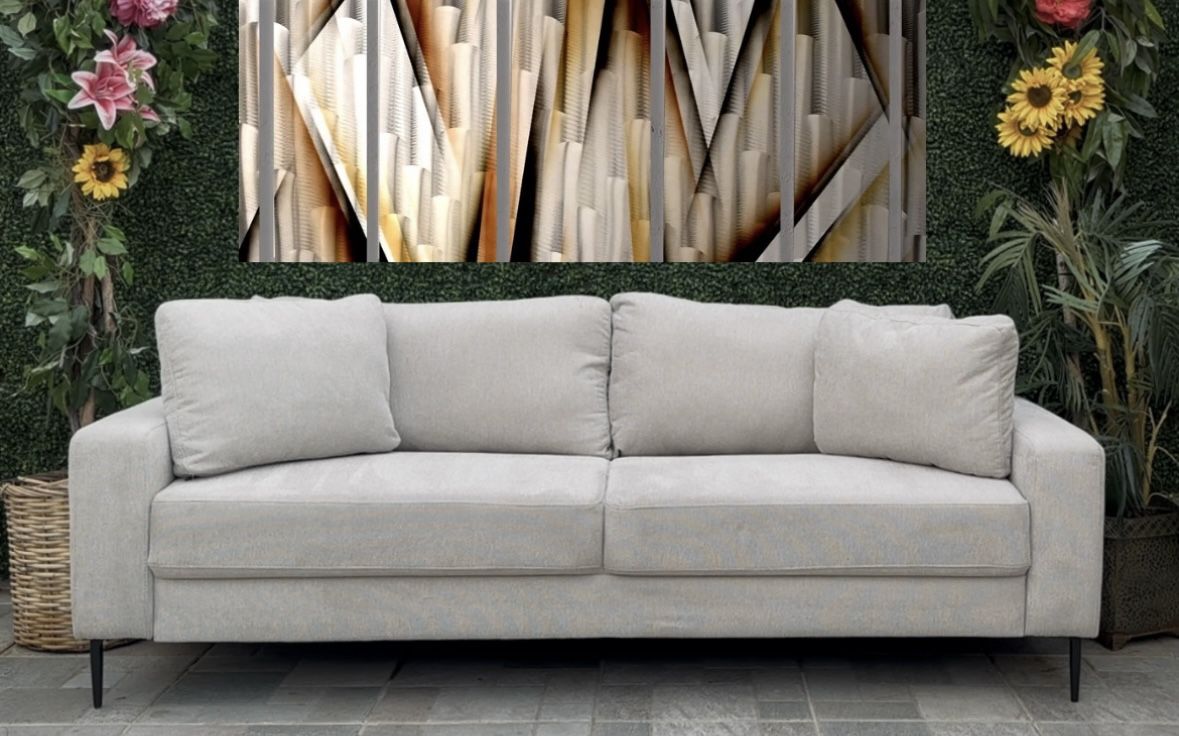 (Free Delivery 🚚) Cream Off-White Couch 🛋️