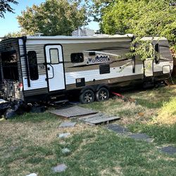 Travel Trailer 35 Foot