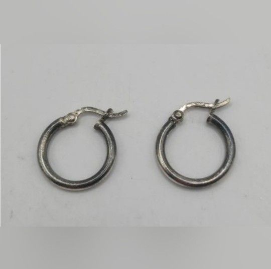 Vintage small Sterling Silver Hoop Earrings