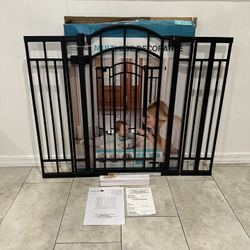 Extra Tall & Wide Pet Gate / Baby Gate - Fits Openings 28.5” - 48”