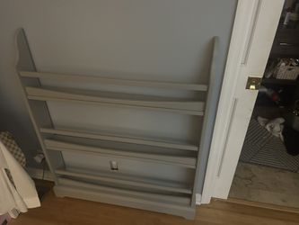 Pallet Bookshelf