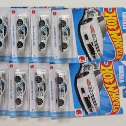 Hot wheels Nissan skyline GT-R 32
Godzilla skylines 