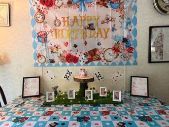 Alice in Wonderland Birthday Decor