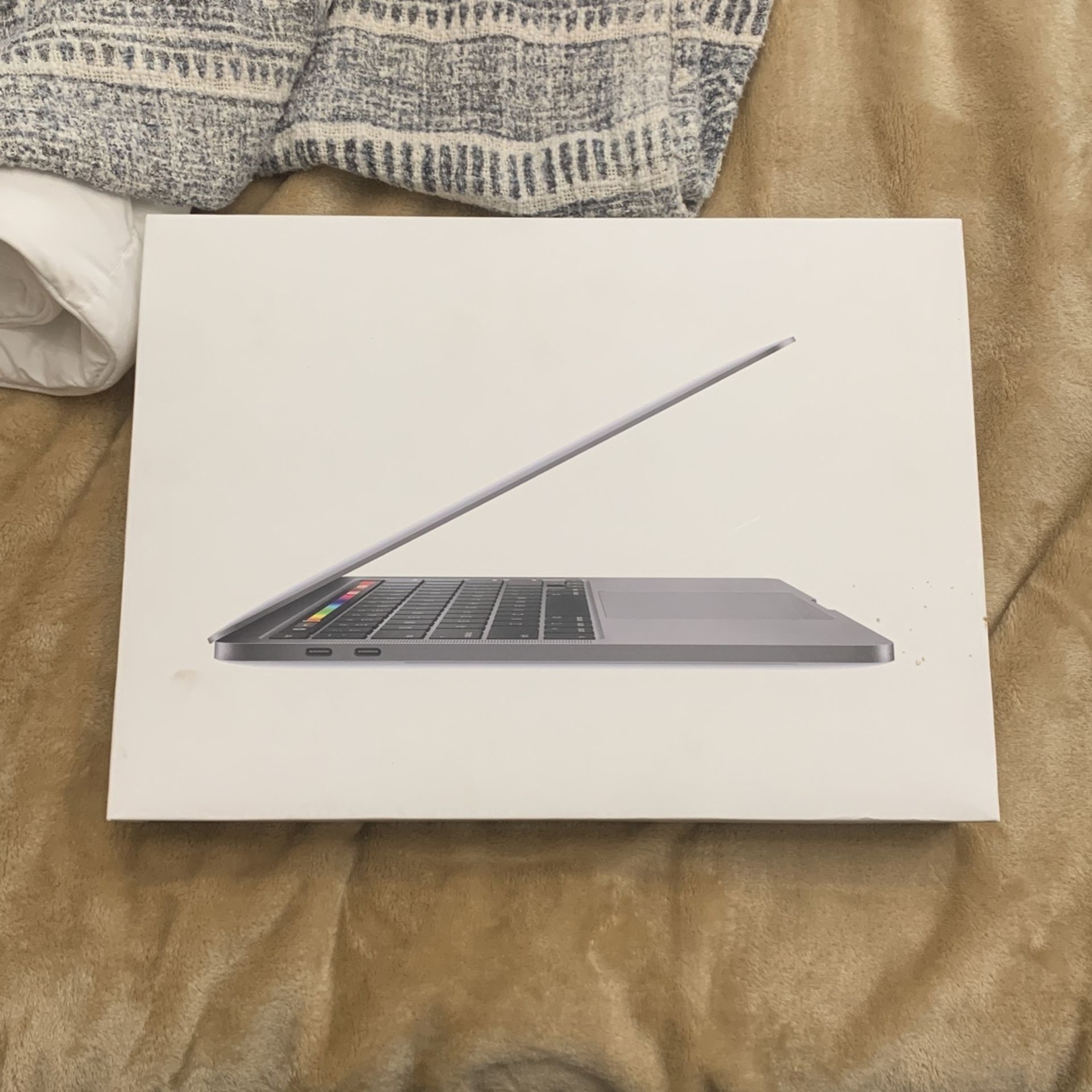 MacBook Pro Box 