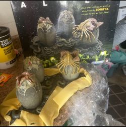 RARE Attakus Alien Birth Cold Cast Porcelain Statue - Sculpted by Bombyx - LTD 200