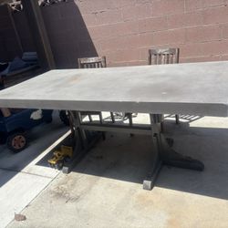 FREE TABLE 