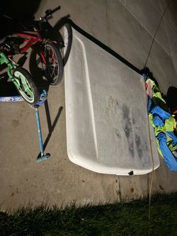 Truck bed cover