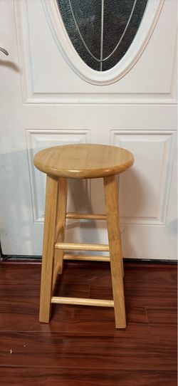 Wooden Round Top Bar Stool