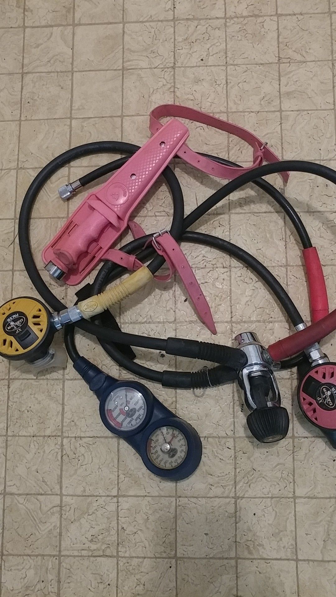 Dacor Pacer scuba first stage , DACOR XP pink regulater, DACOR XP