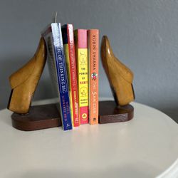 BOOKENDS CLASSIC LOOK $75 Obo 