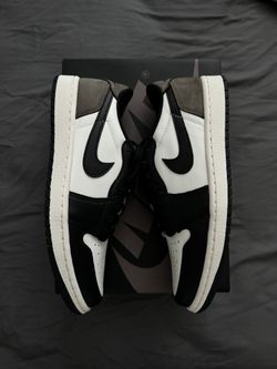 Air Jordan 1 Low “Mocha” Size 8 DEADSTOCK
