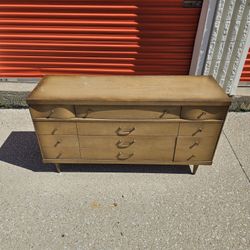 Vintage Bassett Furniture Solid Wood Triple Dresser
