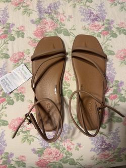 Crocs Miami Sandals size 9 new