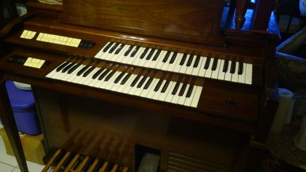Free electric organ