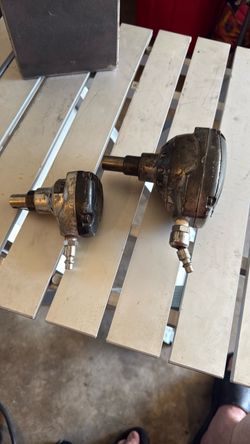 2 Pneumatic Palm Nailers