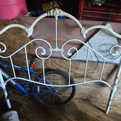 Vintage White Enamel Metal Full Bed Frame
