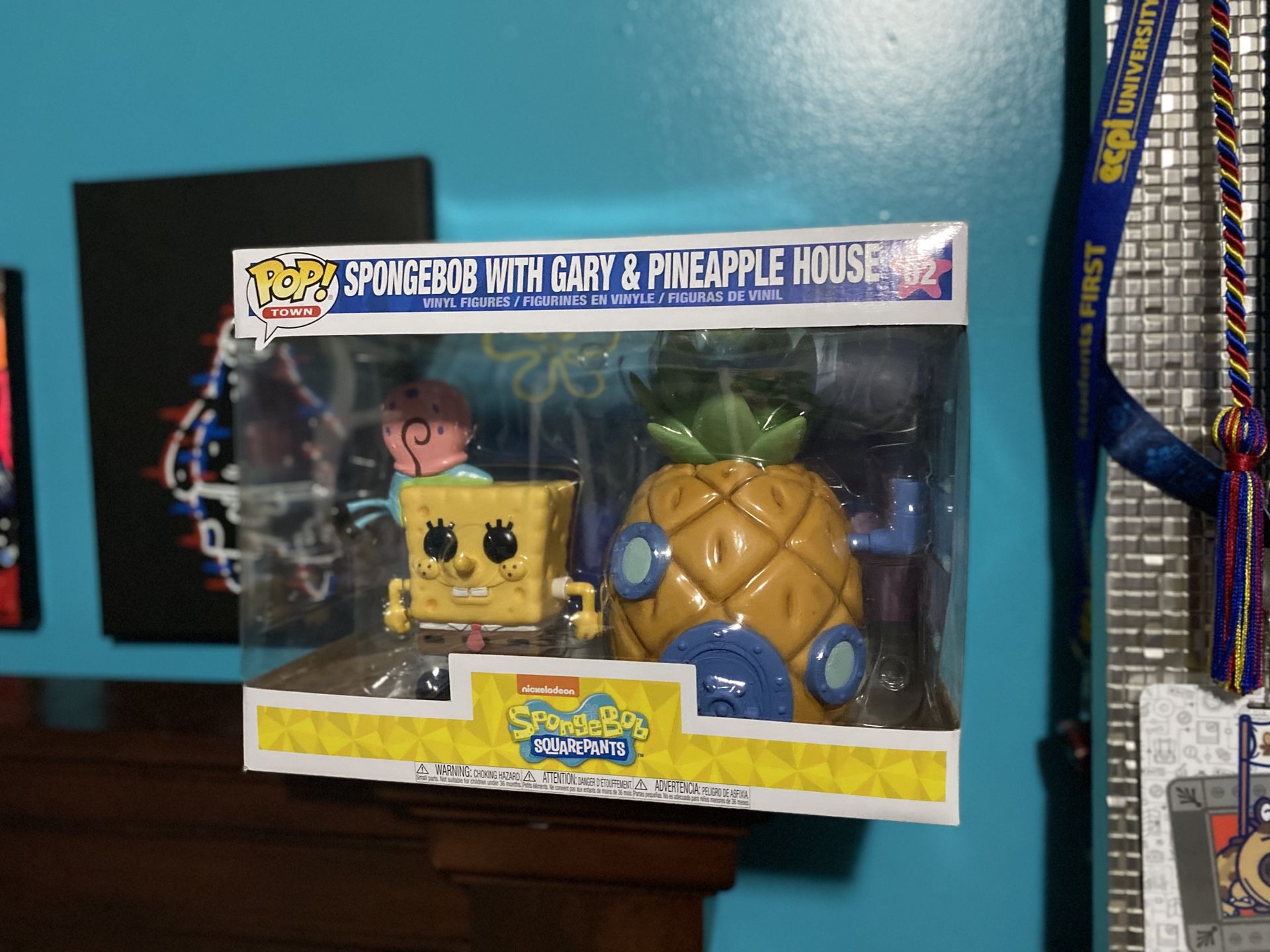 Funko Pop! SpongeBob Squarepants w/ Gary & Pineapple House