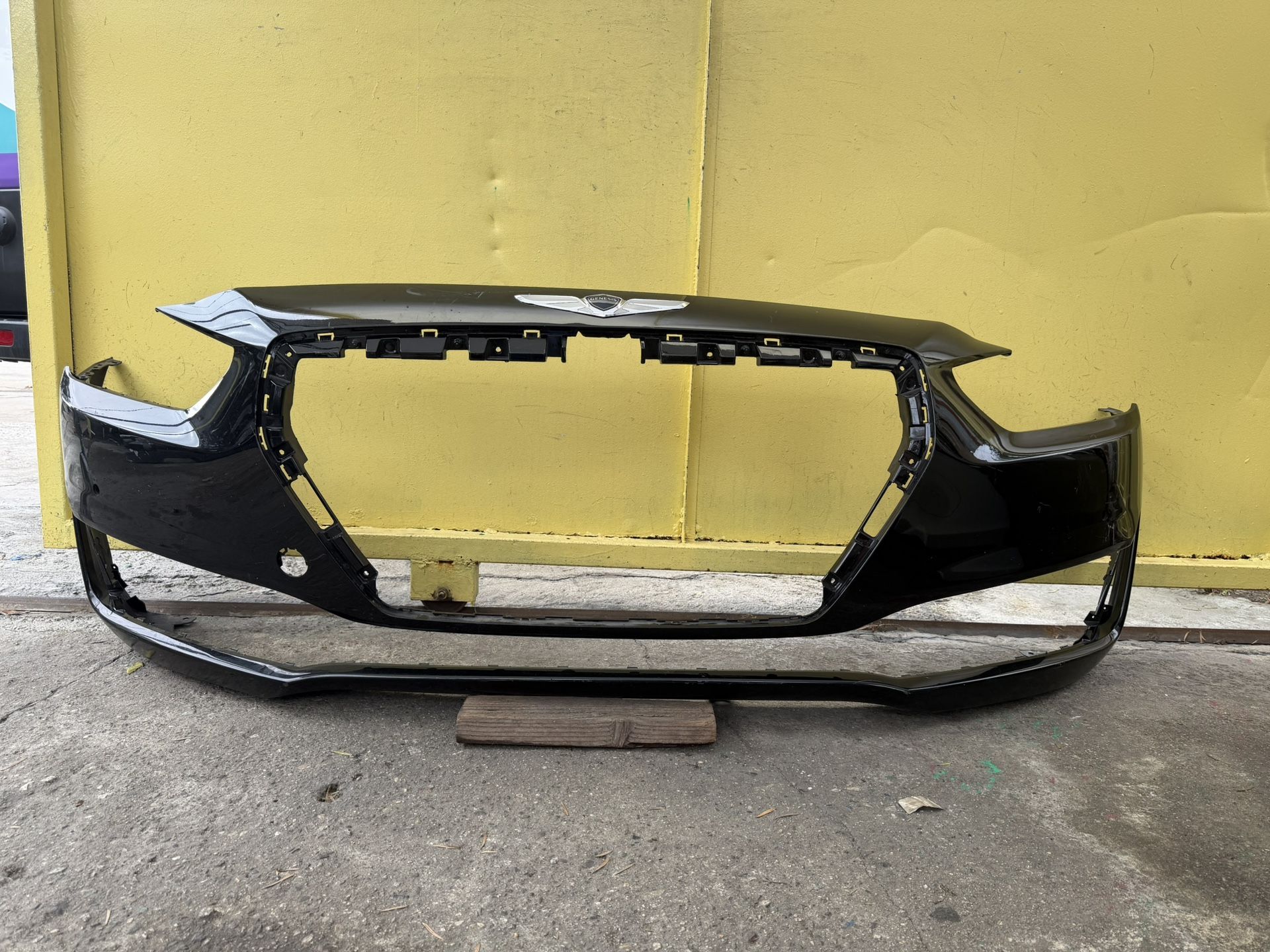 2017-2019 GENESIS G90 FRONT BUMPER OEM