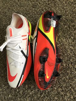 soccer cleats 