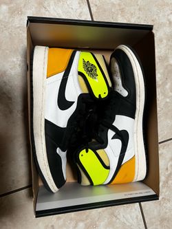Size 9 Jordan 1 Volt