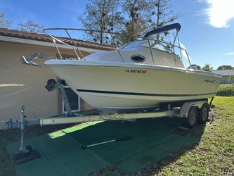 2009 Proline 20 Express Walk-Around with Suzuki 175 (200 Hours)