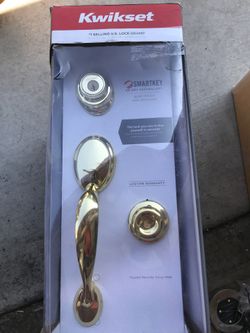 Kwikset Dakota Polished Brass Single Cylinder Door Handleset with Tylo Door Knob Featuring SmartKey Security