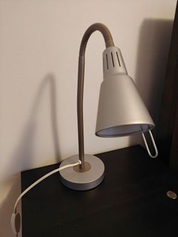 2 Matching Modern Table Lamps – Excellent Condition
