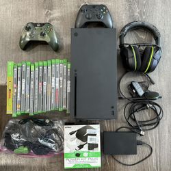 Xbox Series X 1TB + 15 Games + More Extras