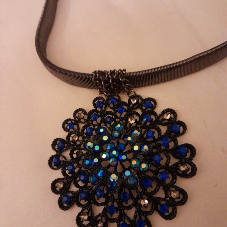 Beautiful Blue Necklace. About 18" In Length. Tags Still On. Never Worn. Not STERLING, cash ,& PICKUP ONLY