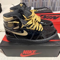 Jordan 1 High Black Metallic Gold (Size 12 Men)