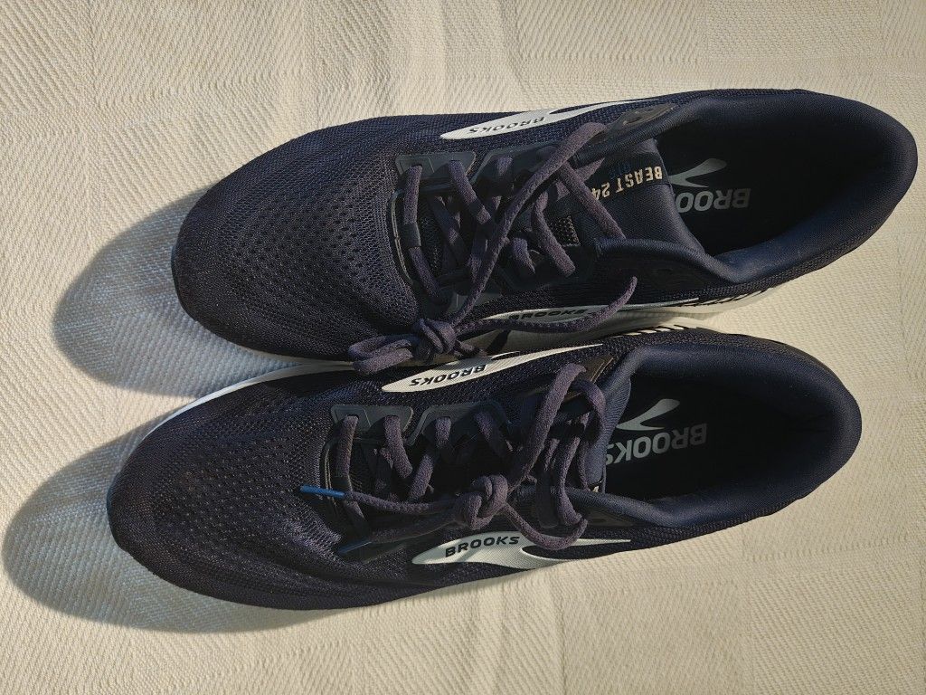 Brooks Beast 24 GTS Size 14