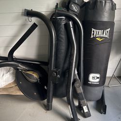 PUNCHING BAG WITH STAND AND SPEED BAG! READY FOR PICK UP!!!!