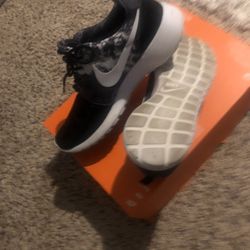 Nike Women’s Shoes Size 8 