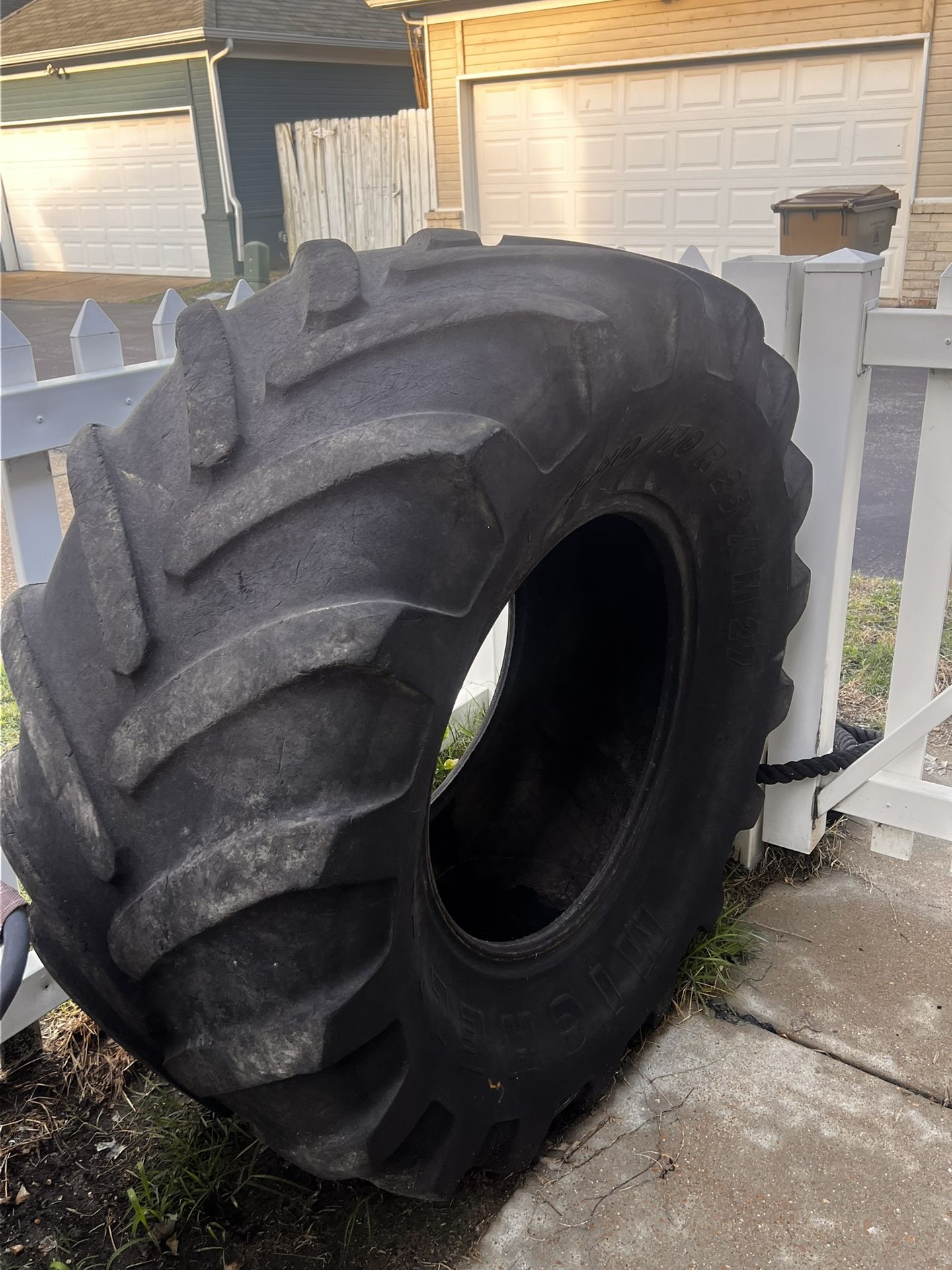 Workout Tire And Battle Rope